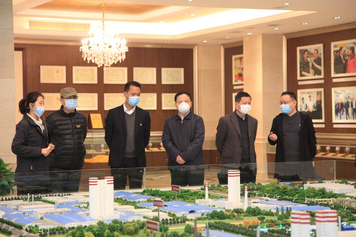 右三：省交通运输厅二级巡视员陈缅；左三：满冠体育党委书记李维峰.JPG
