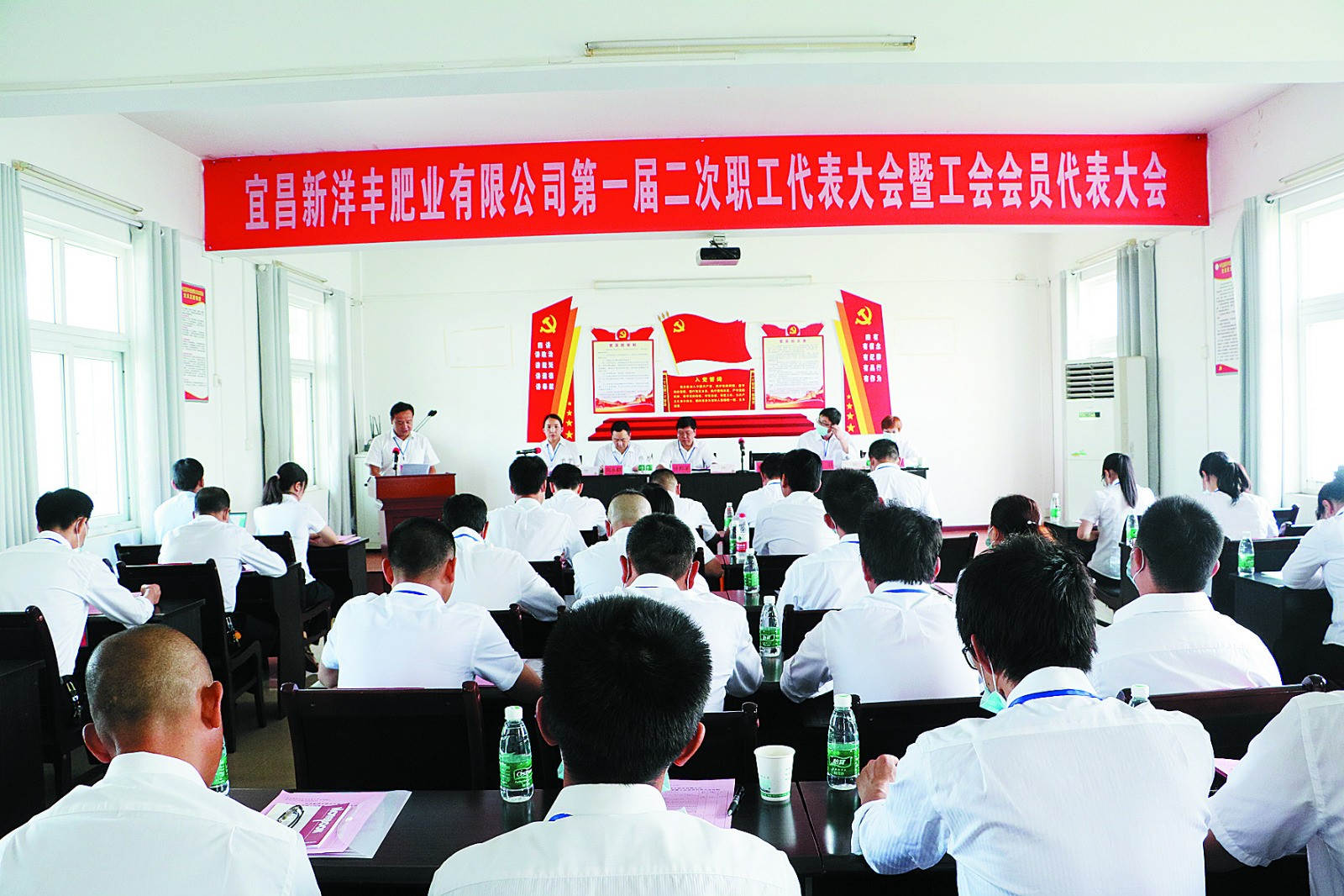 2宜昌满冠体育s_meitu_2.jpg